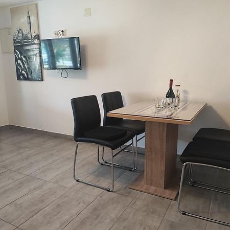 Appartamento Apartman Luka Vodice Esterno foto