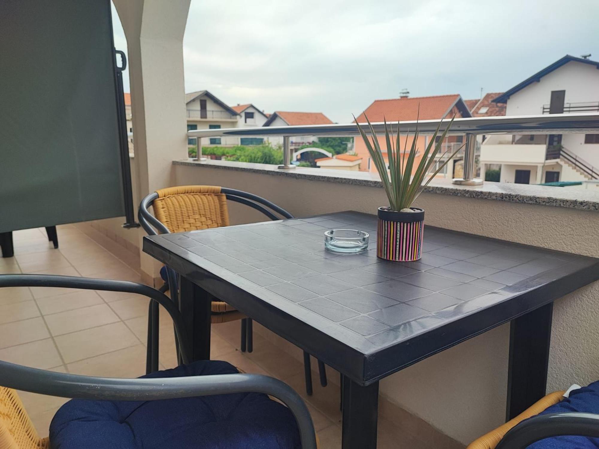 Appartamento Apartman Luka Vodice Esterno foto